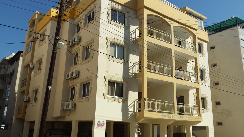 Panikos Beach Apartment I ลาร์นาคา ภายนอก รูปภาพ