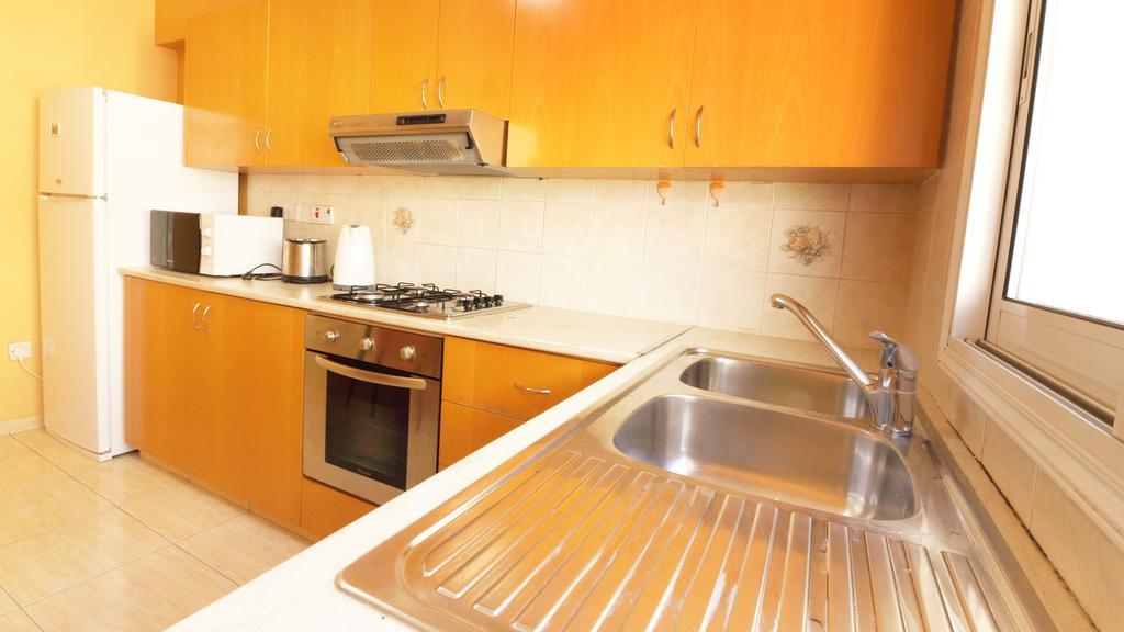 Panikos Beach Apartment I ลาร์นาคา ภายนอก รูปภาพ