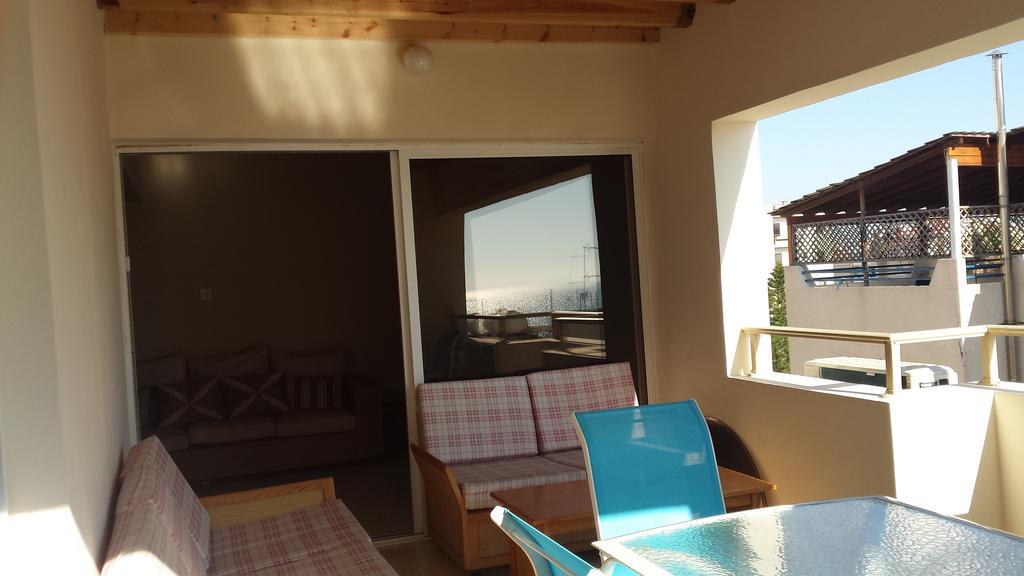 Panikos Beach Apartment I ลาร์นาคา ภายนอก รูปภาพ